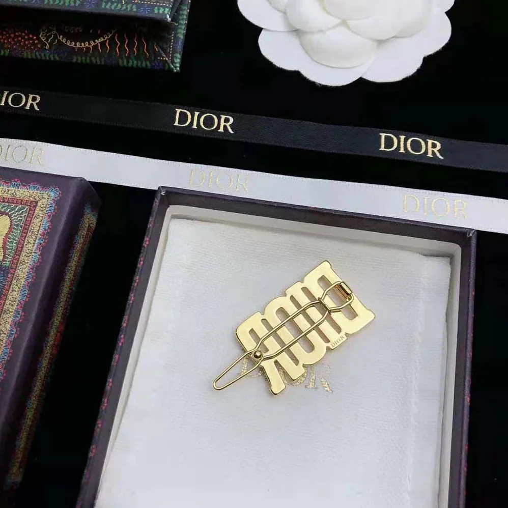 Dior Diorevolution Barrette Gold for Women in Finish Metal Dior Diorevolution Barrette Gold for Women in Finish Metal