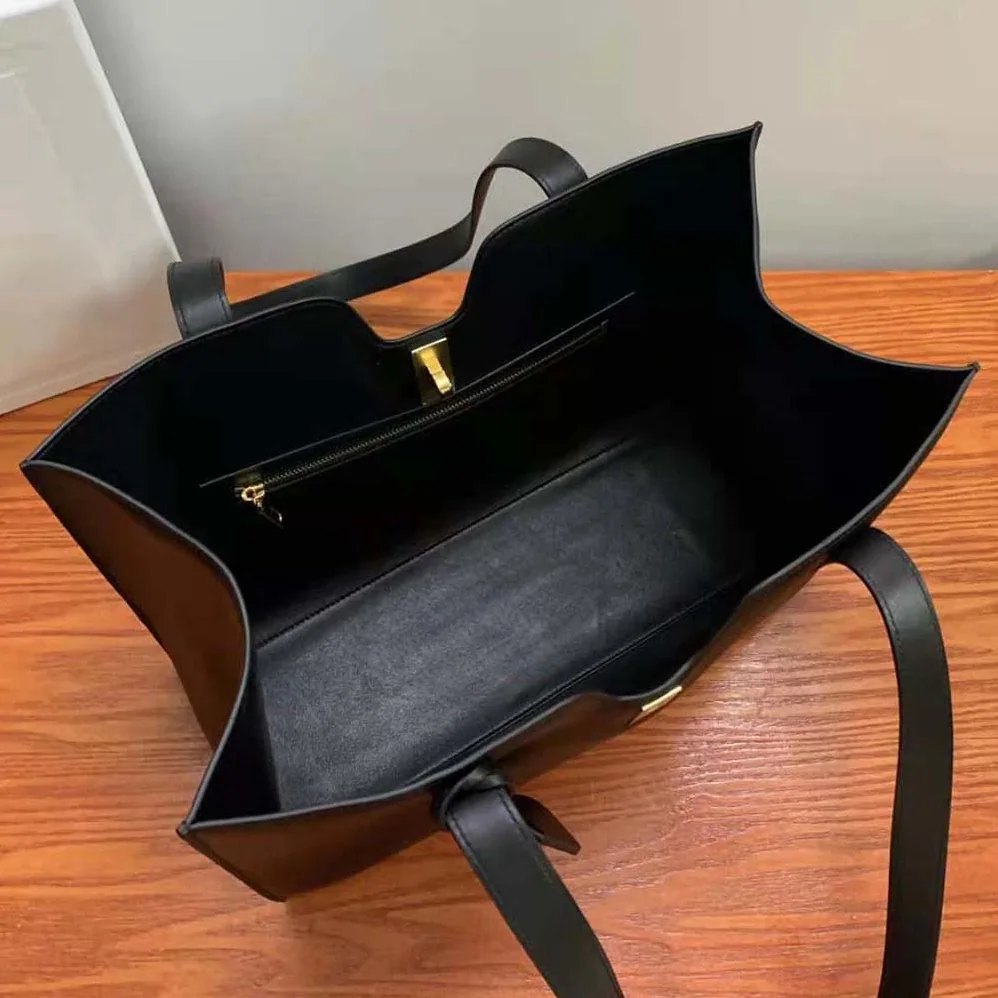 Celine Cabas 16 in Smooth Calfskin for Women in Black Celine Cabas 16 in Smooth Calfskin for Women in Black