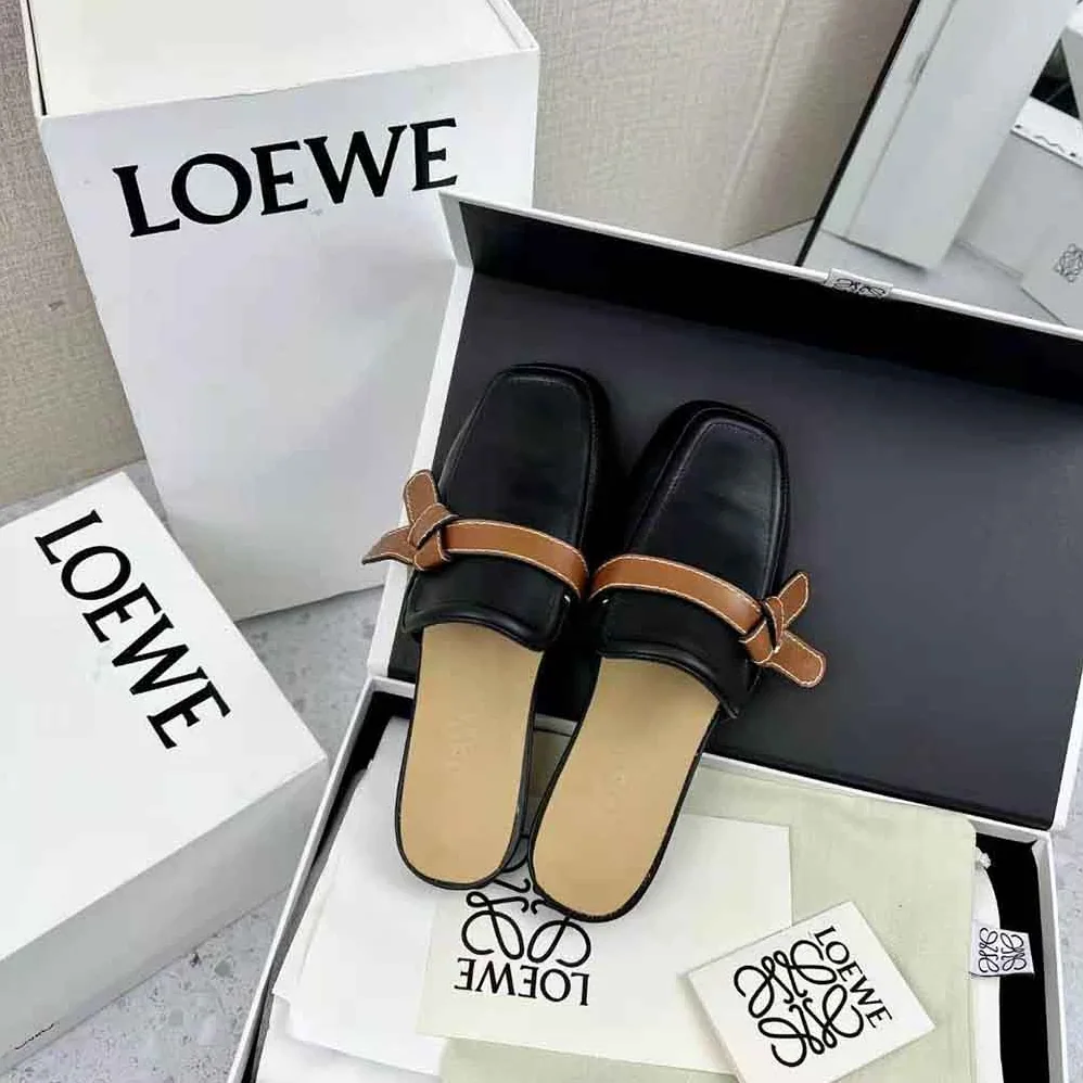 Loewe Gate Flat Mule in Calfskin for Women in Tan Loewe Gate Flat Mule in Calfskin for Women in Tan
