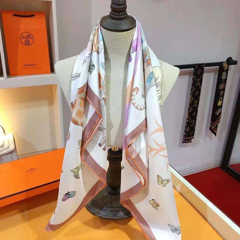 Hermes Hermes Story Scarf 90 in Silk Twill with Hand-Rolled Edges for Women in White