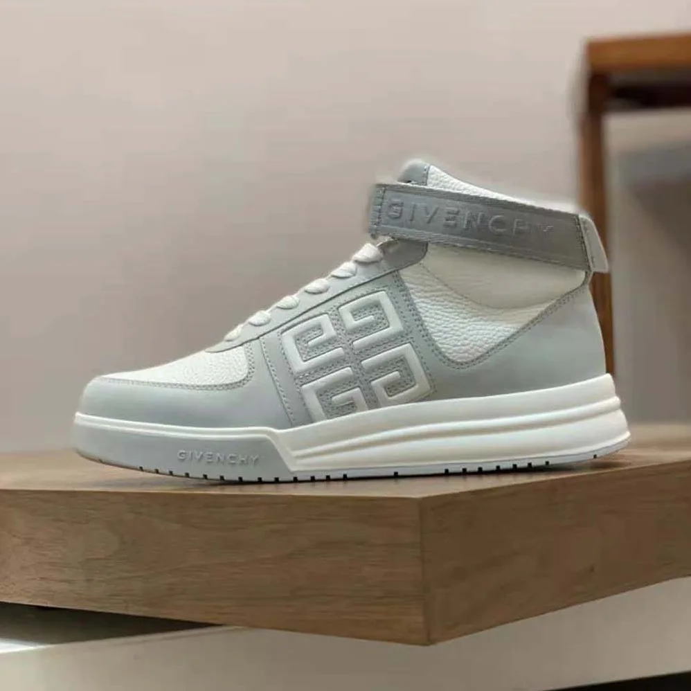 Givenchy G4 High Top Sneakers in Leather for Men in Grey/White Givenchy G4 High Top Sneakers in Leather for Men in Grey/White