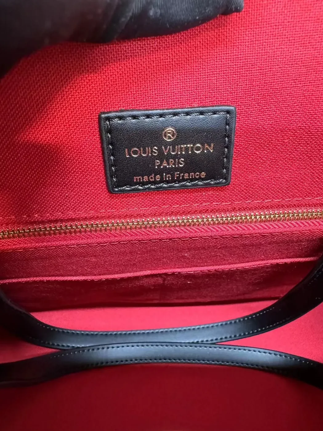Louis Vuitton OnTheGo MM Tote Bag / Monogram Reverse Canvas Gold Hardware Louis Vuitton OnTheGo MM Tote Bag / Monogram Reverse Canvas Gold Hardware