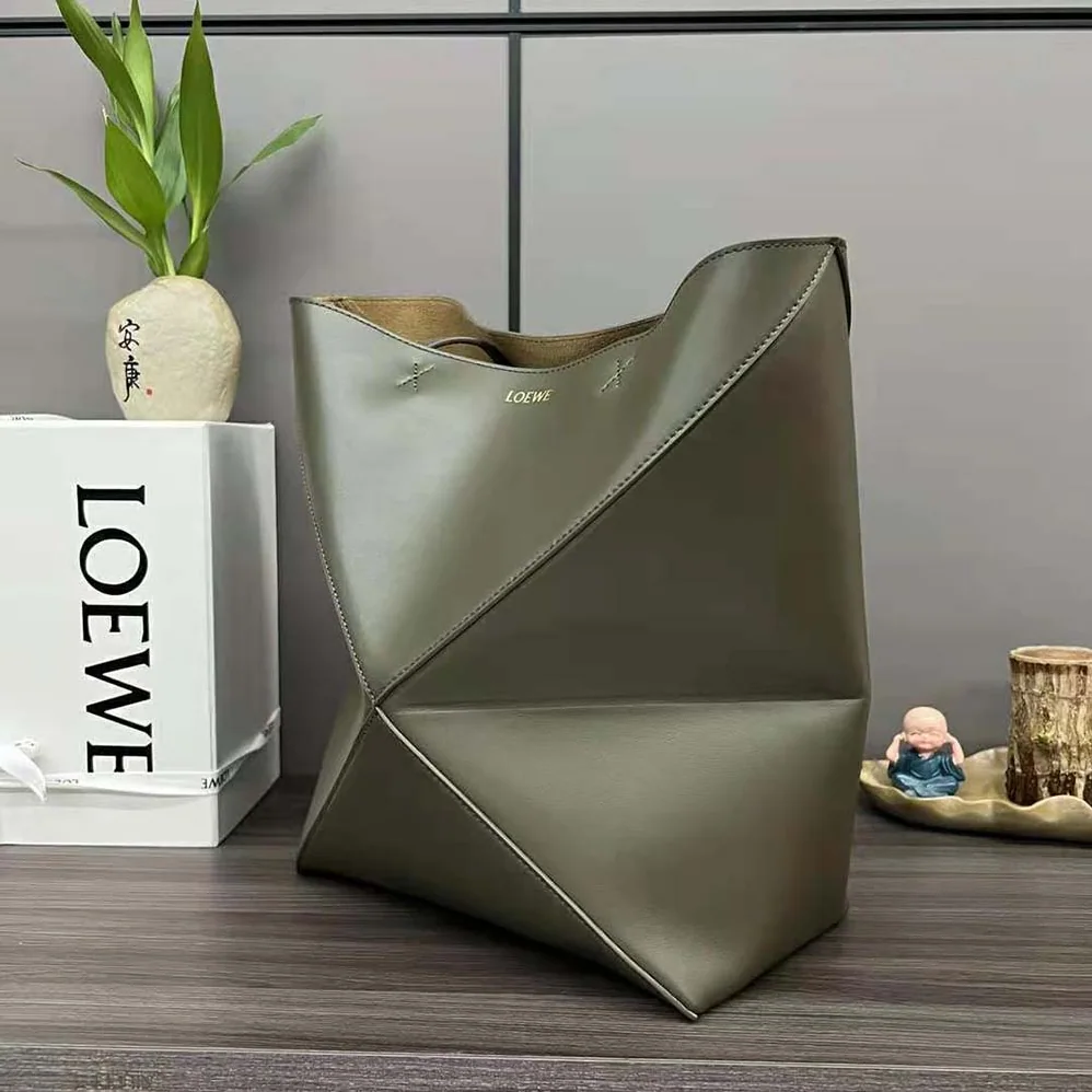 Loewe Puzzle Fold Tote in Shiny Calfskin for Unisex in Green Loewe Puzzle Fold Tote in Shiny Calfskin for Unisex in Green