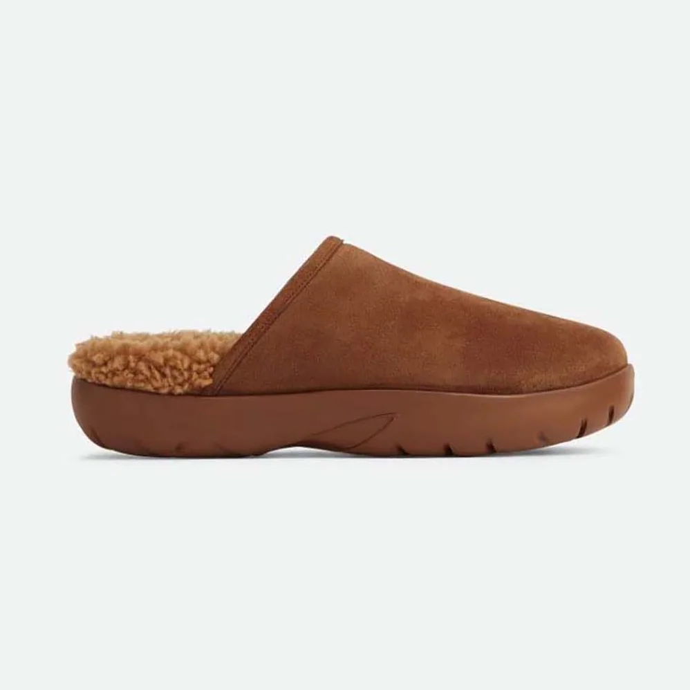 Bottega Veneta Snap Slipper in Shearling Calfskin for Unisex in Brown Bottega Veneta Snap Slipper in Shearling Calfskin for Unisex in Brown