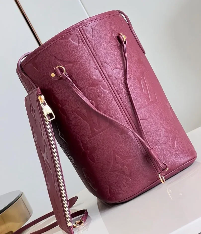 Louis Vuitton Neverfull MM Tote Bag in Wine Gold Hardware