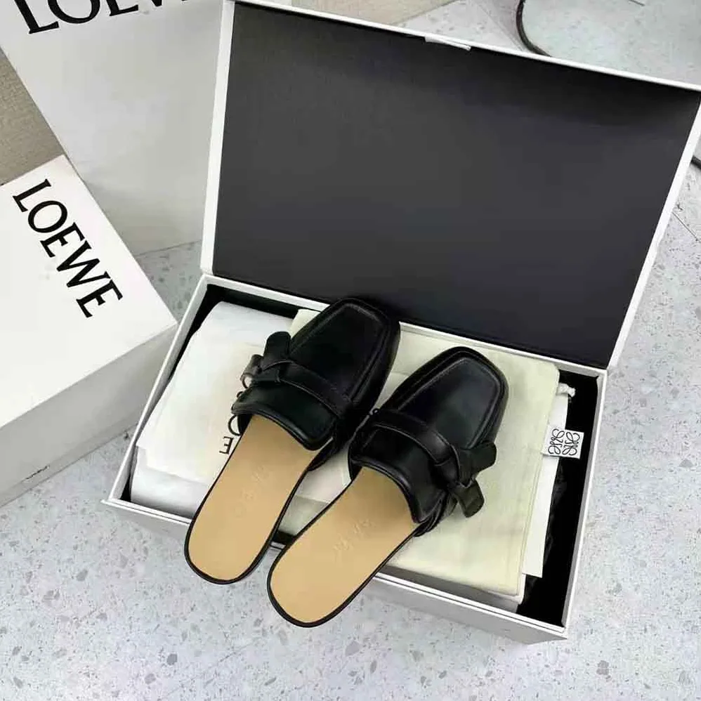 Loewe Gate Flat Mule in Calfskin for Women in Black Loewe Gate Flat Mule in Calfskin for Women in Black