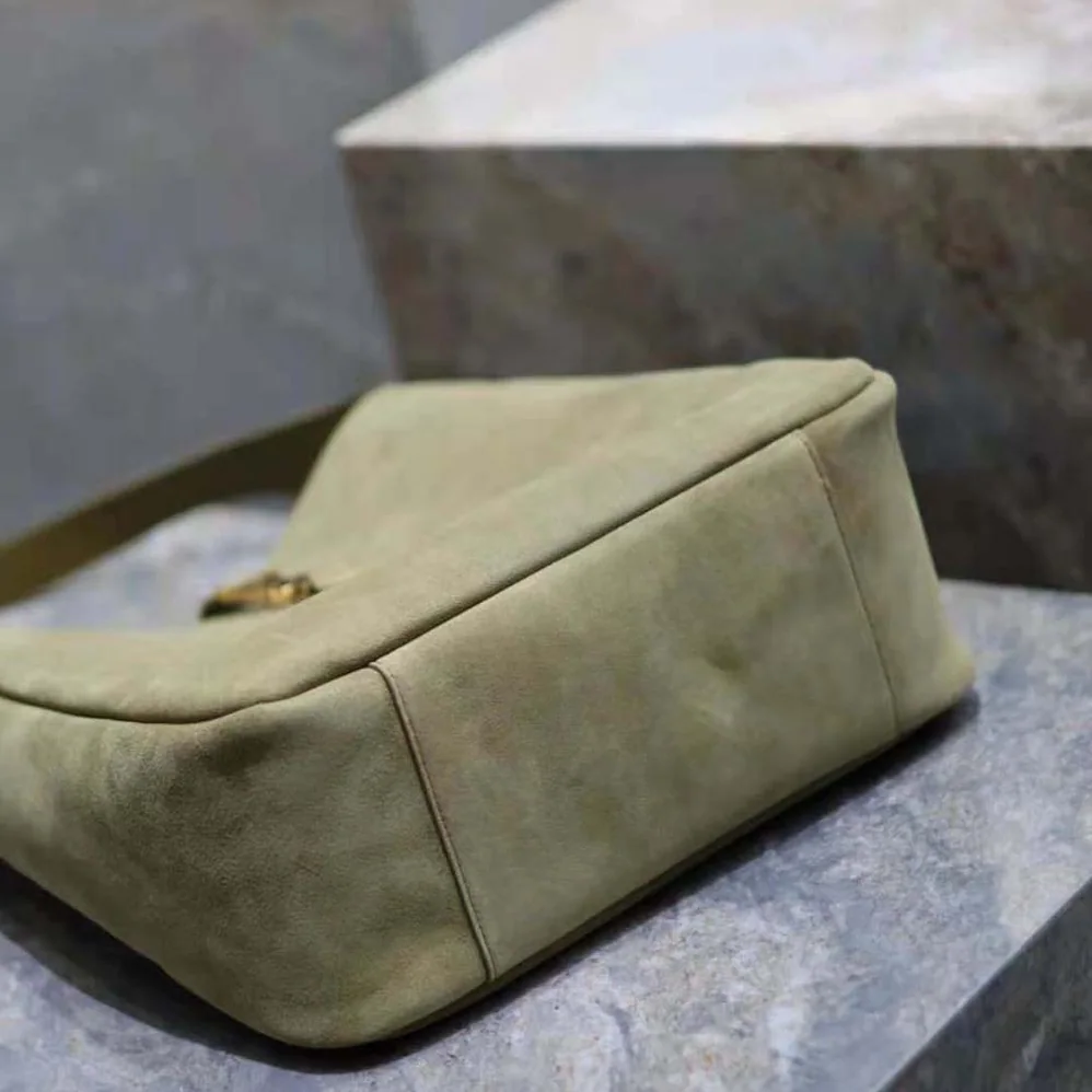 Saint Laurent YSL Le 5 à 7 Supple Large in Suede for Women in Green Saint Laurent YSL Le 5 à 7 Supple Large in Suede for Women in Green