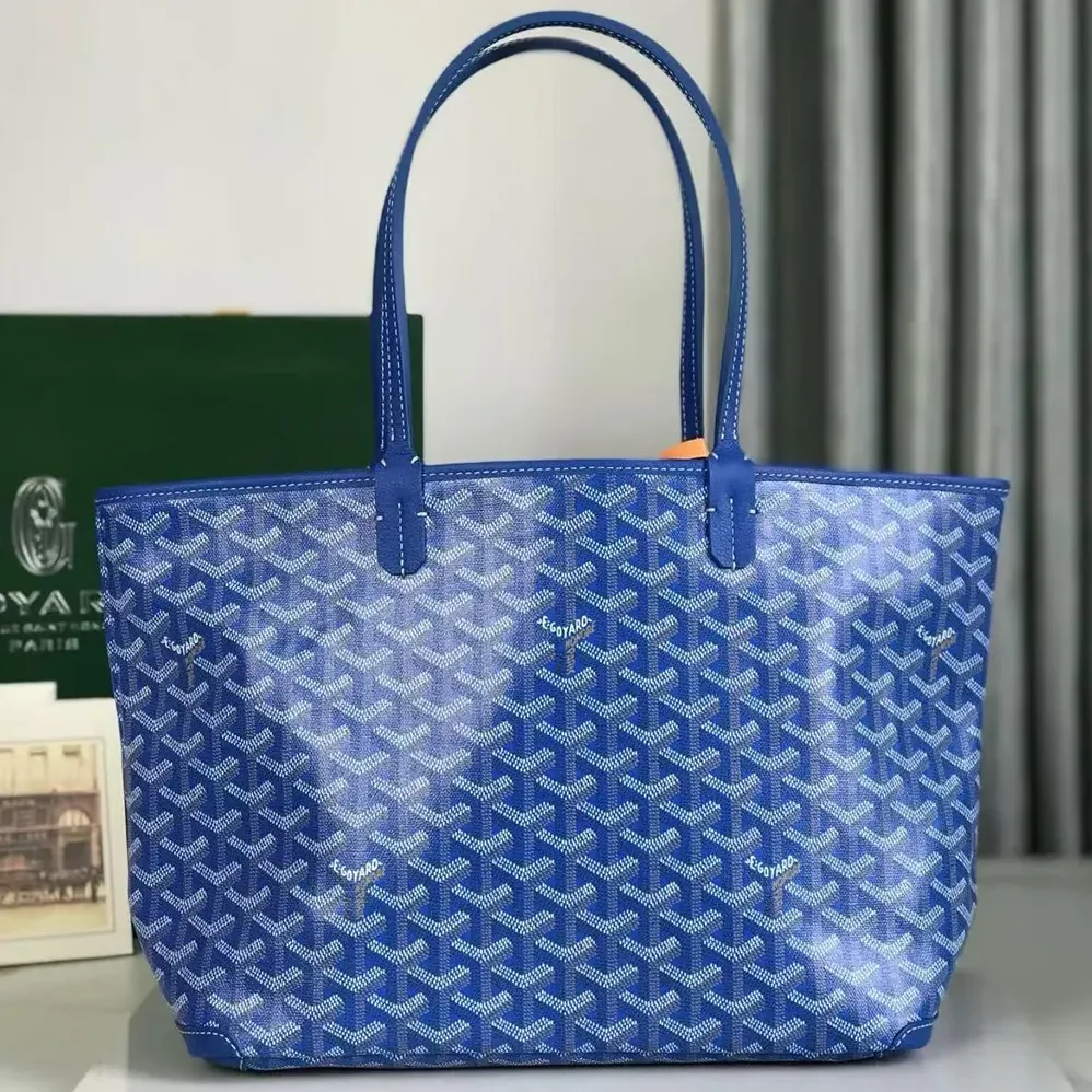 Goyard Sac Artois MM in Goyardine Canvas & Chevroches Calfskin for Women in Blue Goyard Sac Artois MM in Goyardine Canvas & Chevroches Calfskin for Women in Blue