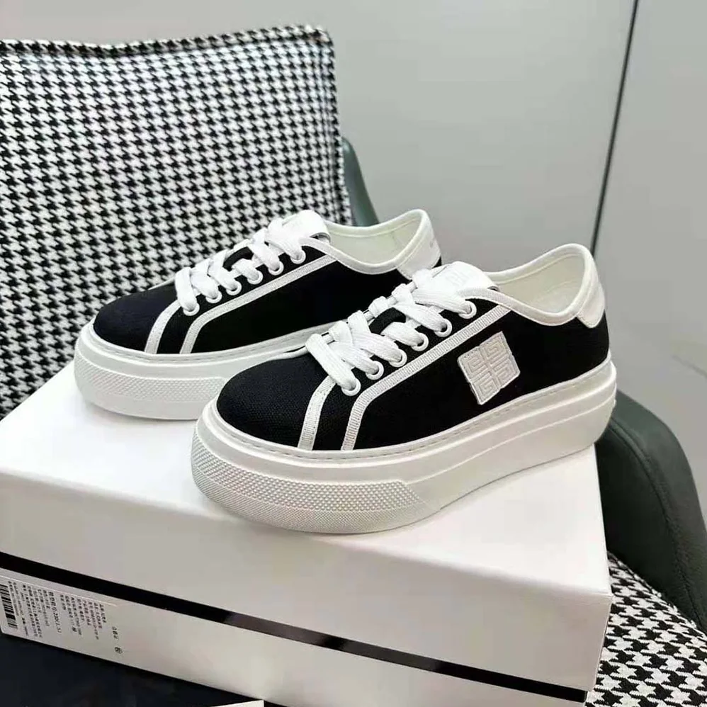 Givenchy City Platform Sneakers in Canvas for Women in Black Givenchy City Platform Sneakers in Canvas for Women in Black