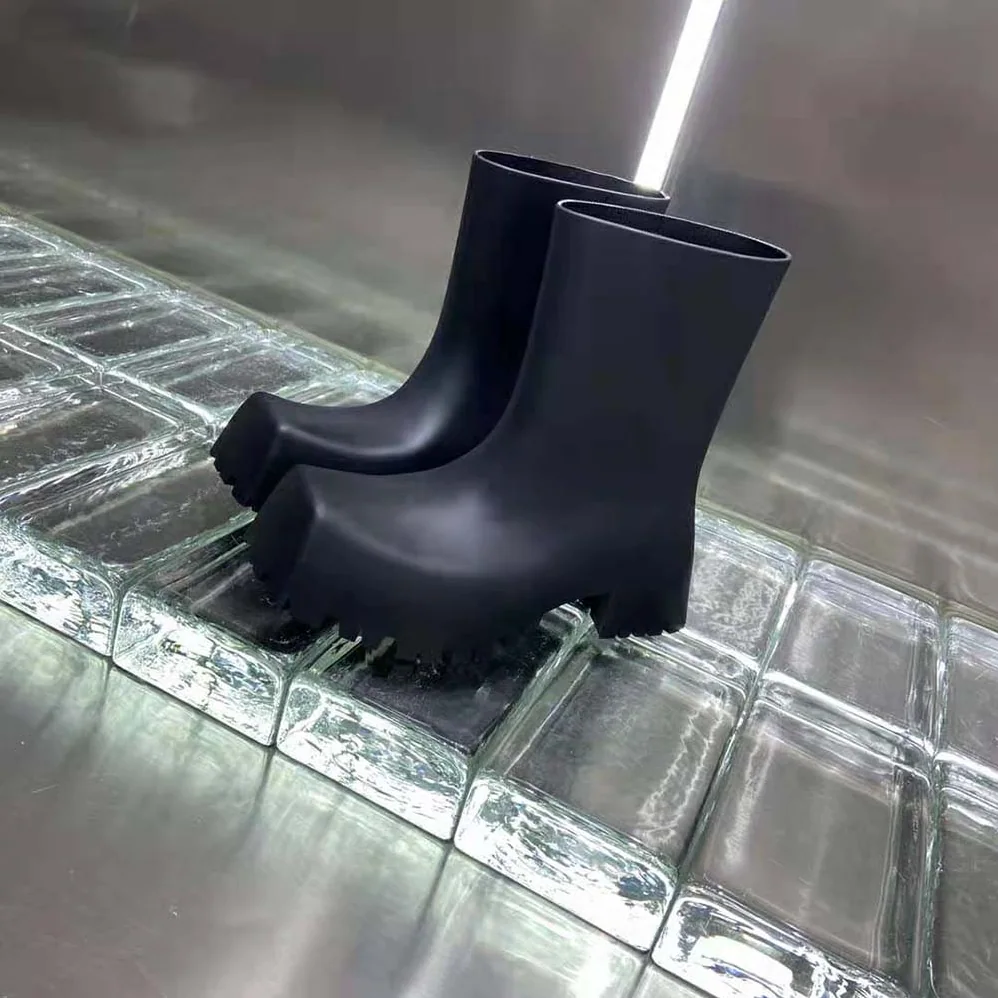 Balenciaga Trooper Rubber Boot in Black for Men
