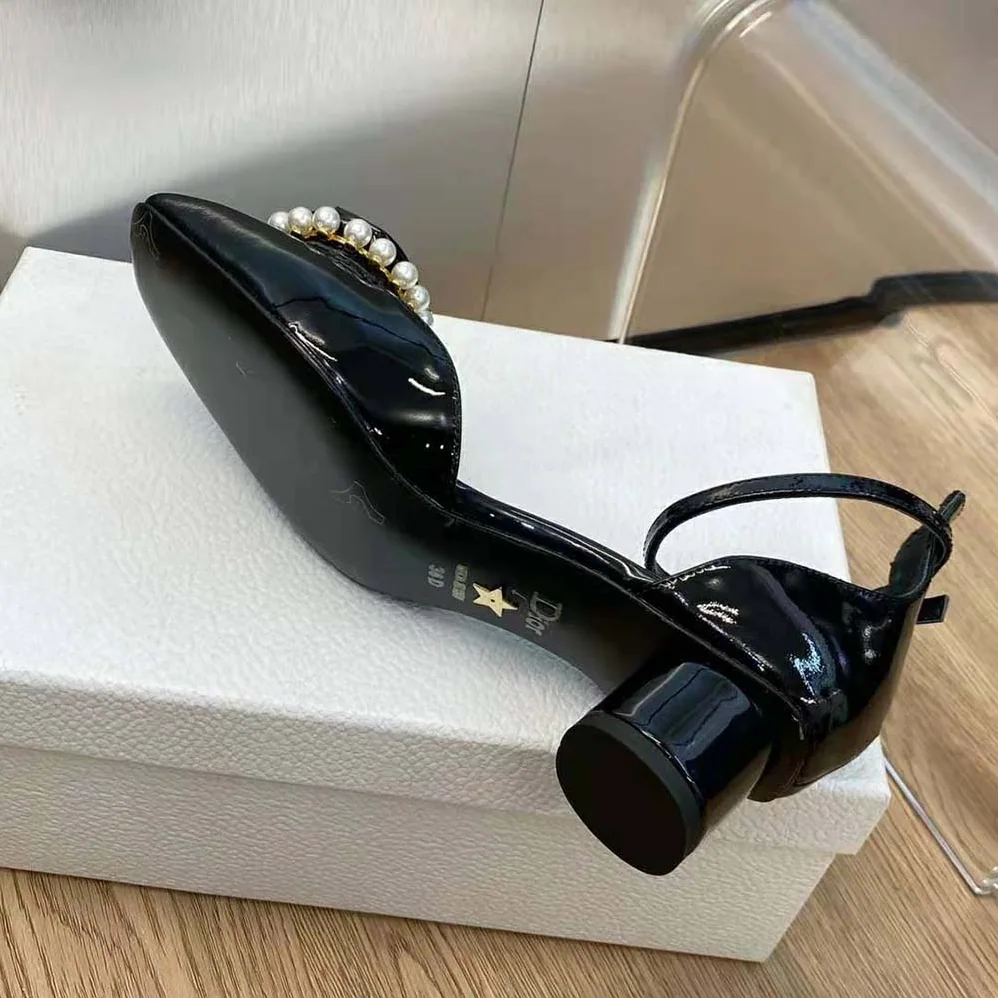 Dior Dior Rose Pump Black Patent Calfskin and White Resin Pearls for Women Dior Dior Rose Pump Black Patent Calfskin and White Resin Pearls for Women