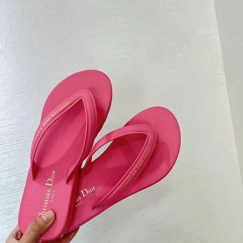 Dior Diorsea Thong Sandal Candy Pink Leather for Women in Effect Fabric Dior Diorsea Thong Sandal Candy Pink Leather for Women in Effect Fabric