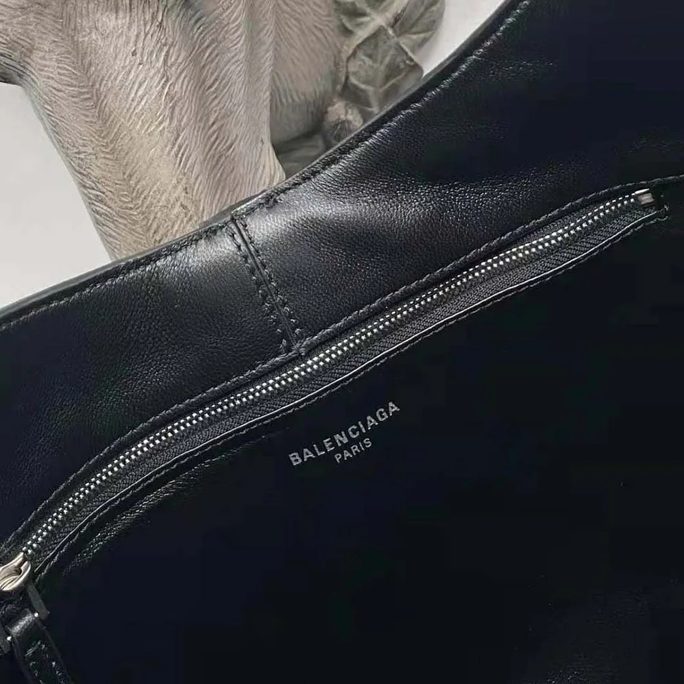 Balenciaga Locker Medium North-South Hobo Bag in Black for Women