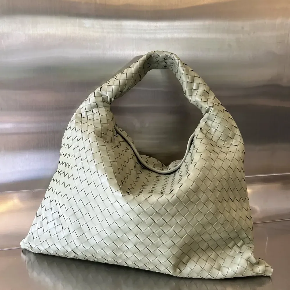 Bottega Veneta Large Hop Shoulder Bag in Calf Leather for Women in Light Green