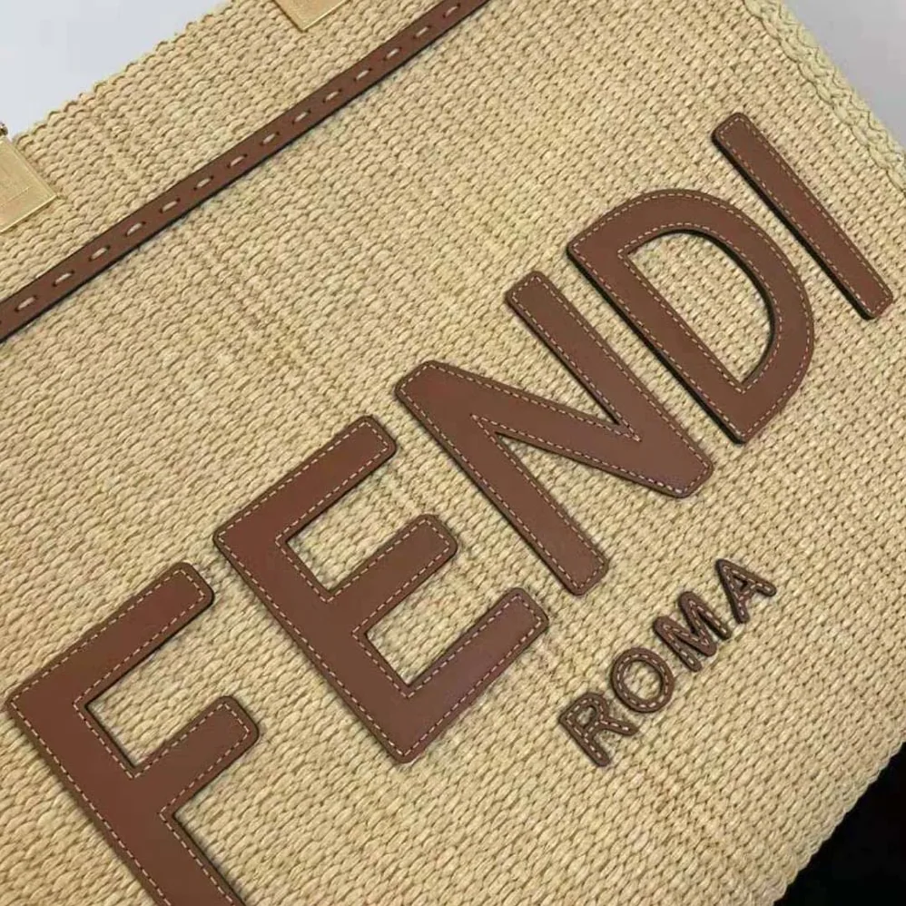 Fendi Fendi Sunshine Medium Shopper in Natural Straw for Women Fendi Fendi Sunshine Medium Shopper in Natural Straw for Women
