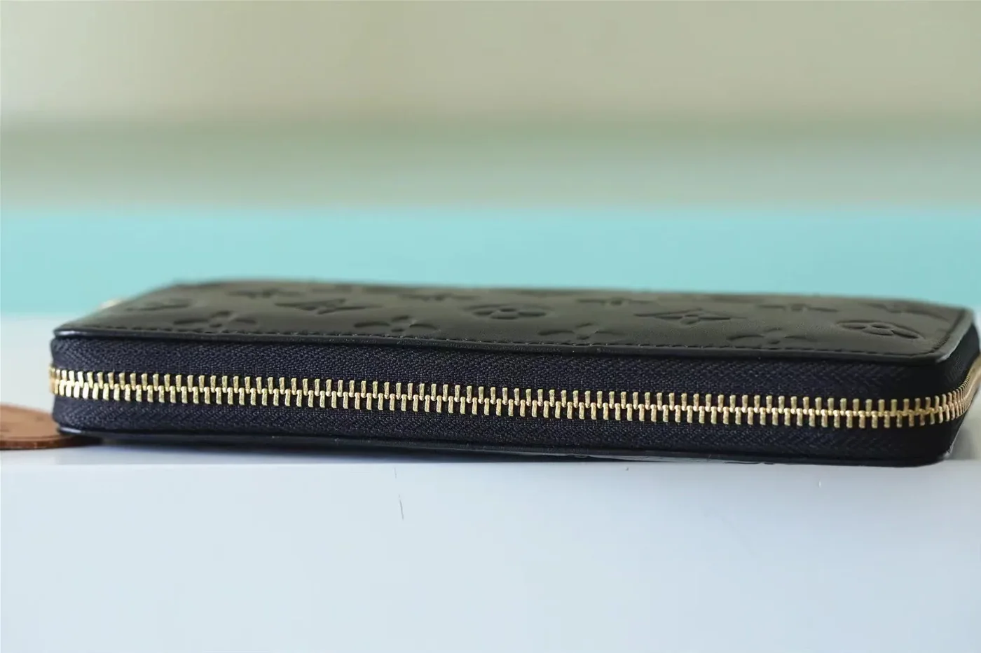 Louis Vuitton Zippy Wallet Monogram Embossed Black / Louis Vuitton Zippy Wallet Monogram Embossed Black /
