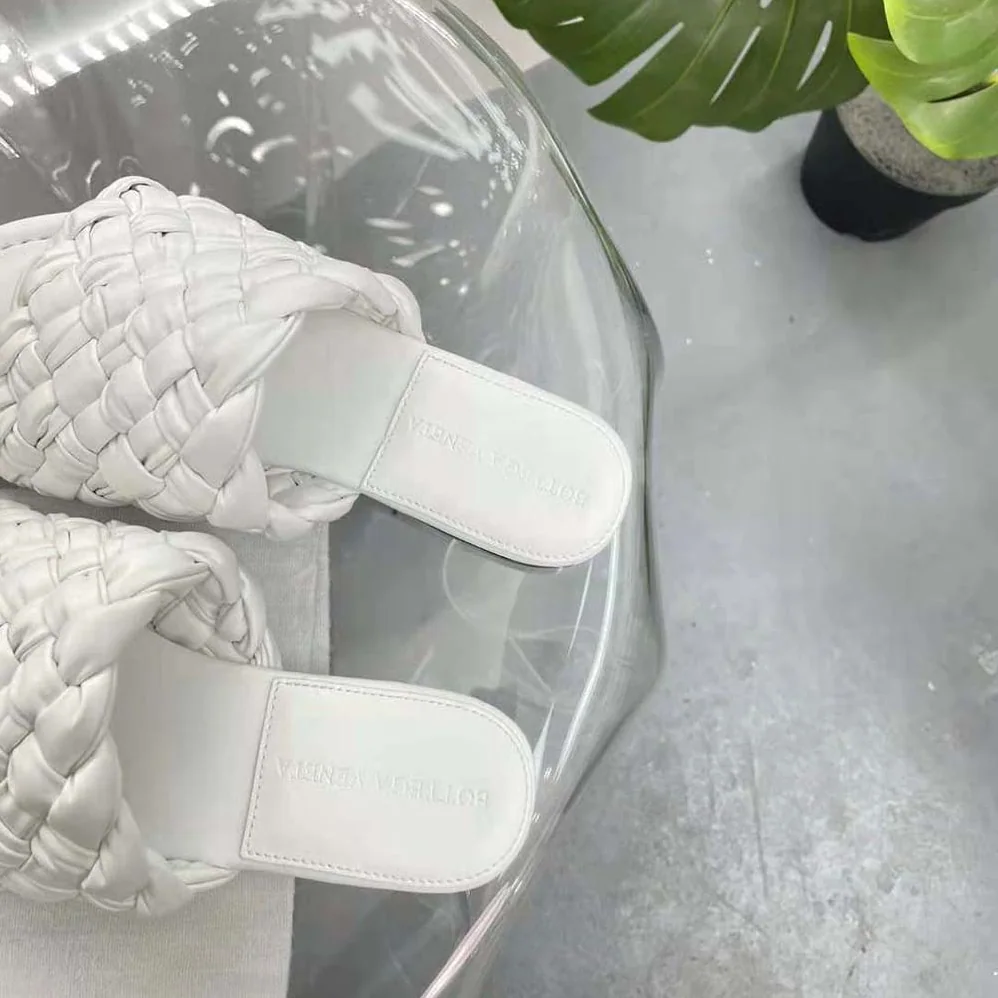 Bottega Veneta Dot Wave Intreccio Pleated Leather Flat Sandals for Women in White