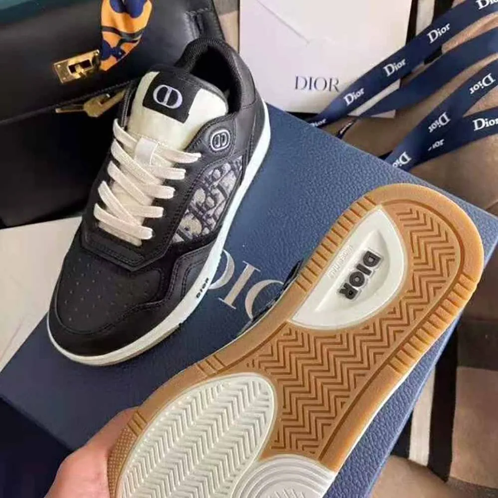 Dior B27 Low-Top Sneaker Smooth Calfskin with Dior Oblique Jacquard for Men in Black Dior B27 Low-Top Sneaker Smooth Calfskin with Dior Oblique Jacquard for Men in Black