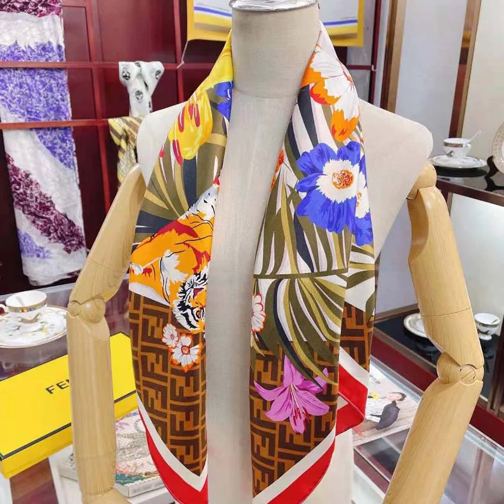 Fendi Flower Foulard Foulard from the Spring Festival Capsule Collection for Women Fendi Flower Foulard Foulard from the Spring Festival Capsule Collection for Women