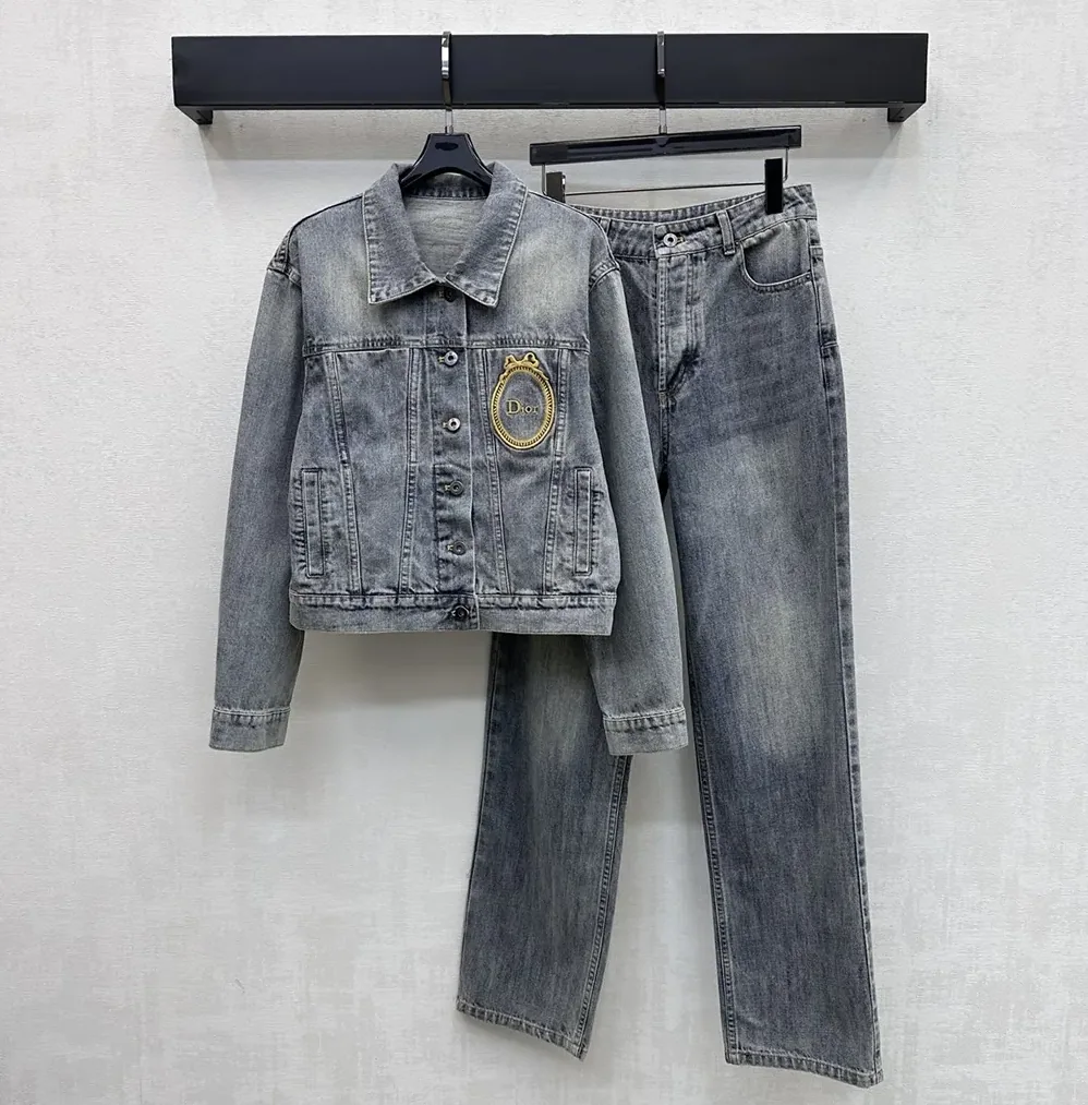 Dior Médaillon Cropped Jacket Blue Stonewashed Cotton Denim for Women Dior Médaillon Cropped Jacket Blue Stonewashed Cotton Denim for Women