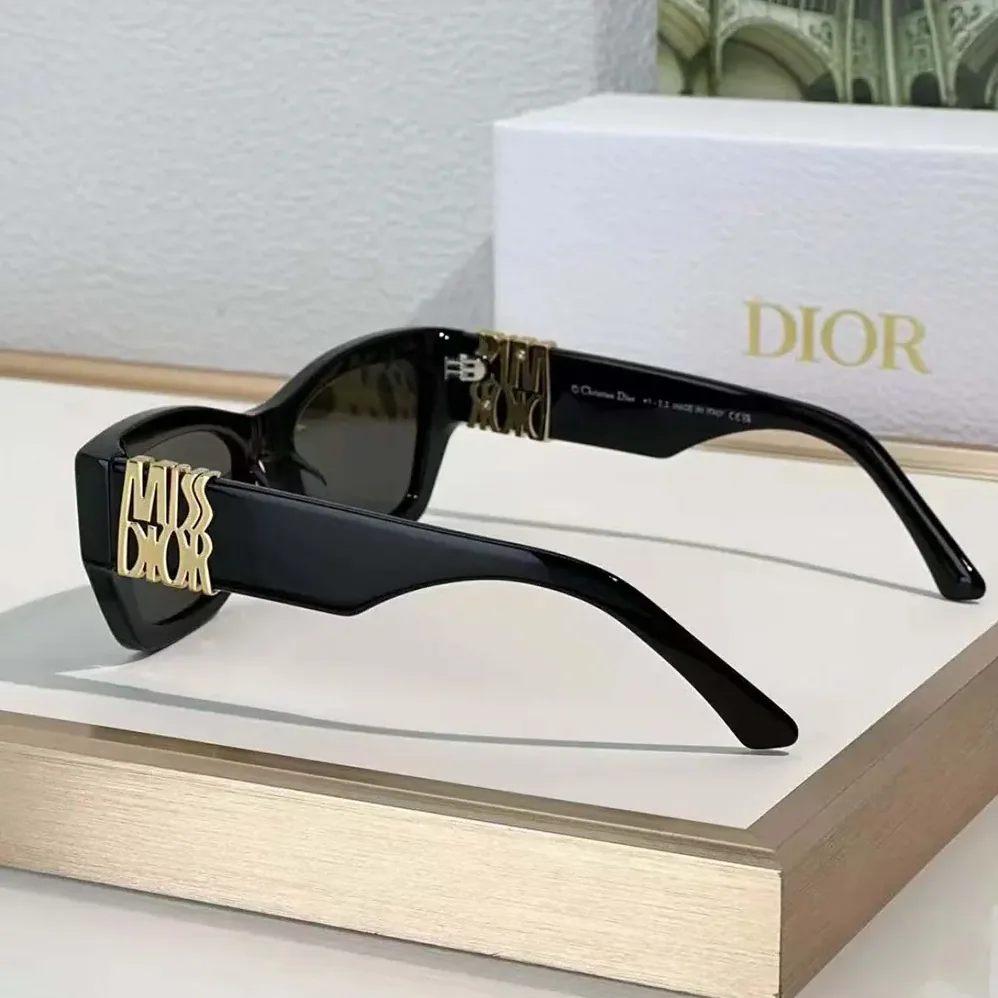 Dior MissDior S2I Square Sunglasse for Unisex in Black