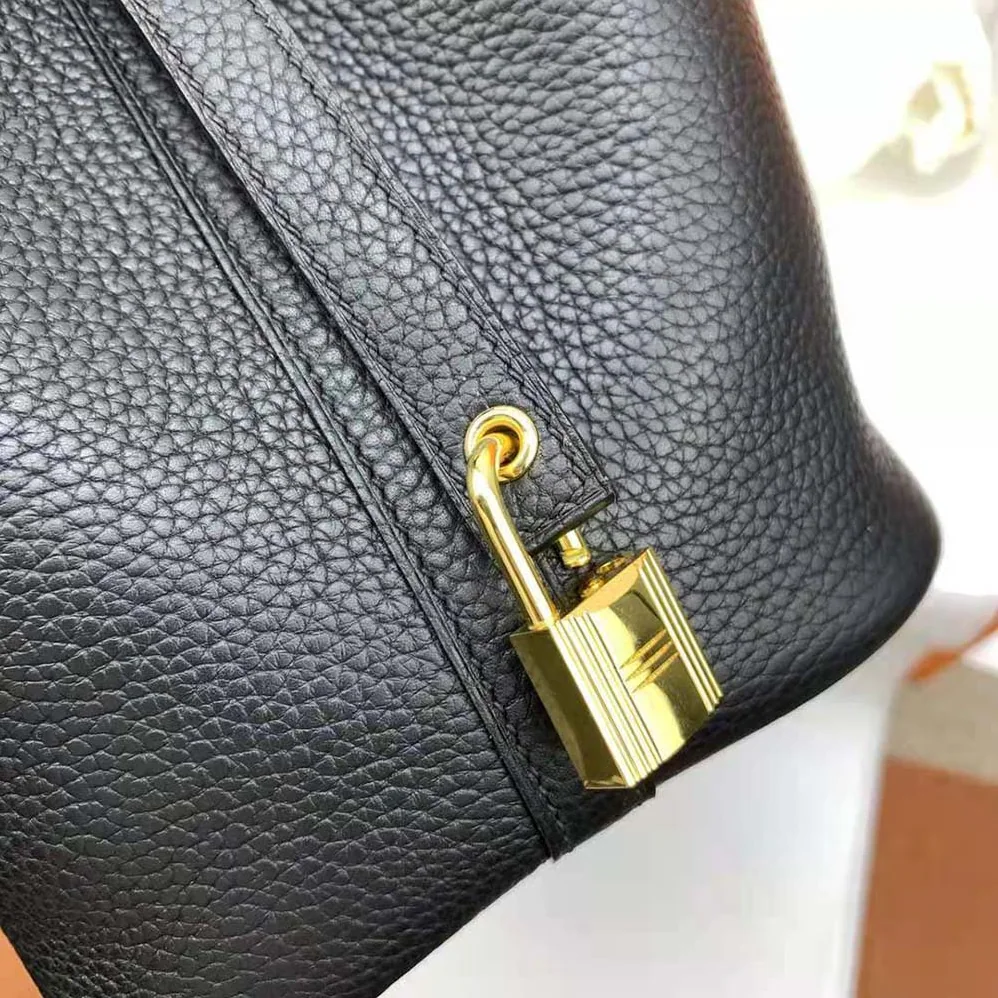 Hermes Picotin Lock 22cm in Clémence leather for Women in Black Hermes Picotin Lock 22cm in Clémence leather for Women in Black
