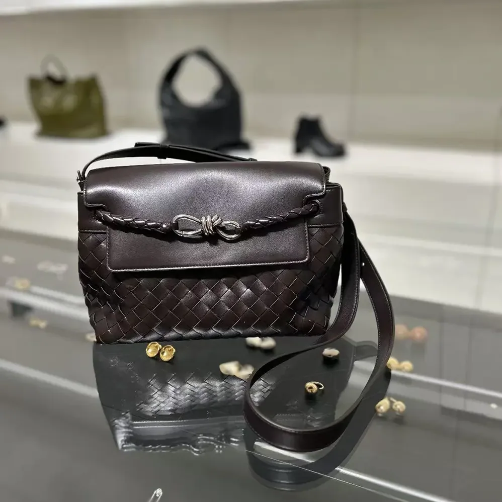 Bottega Veneta Small Andiamo Messenger for Men in Chocolate