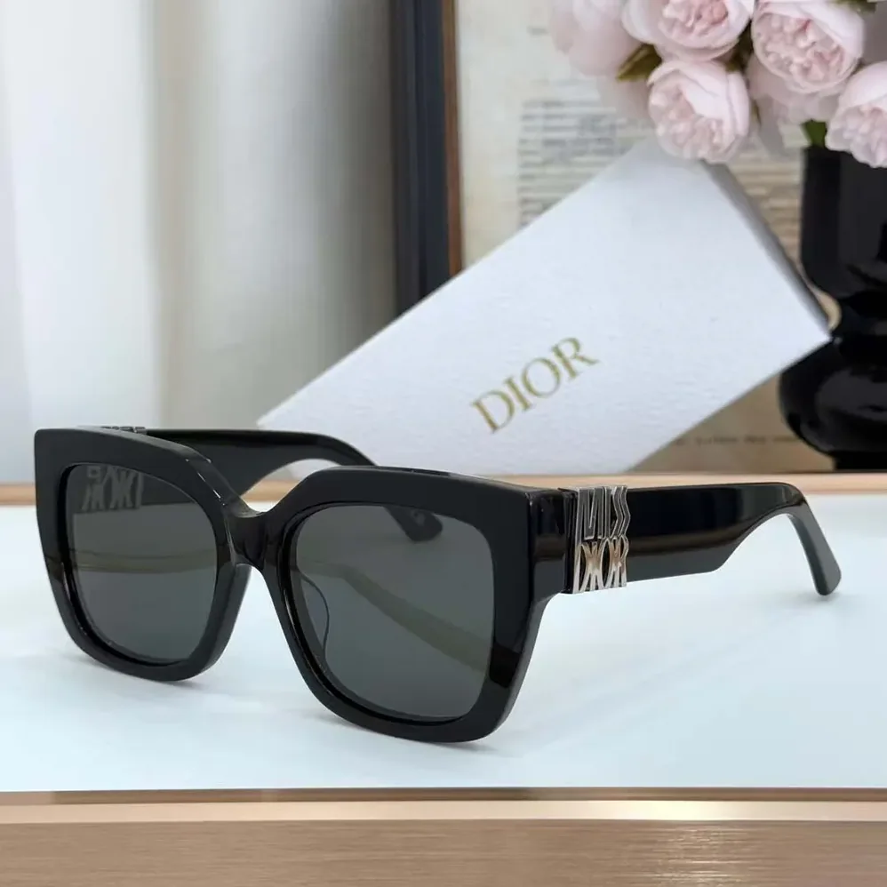 Dior MissDior S2I Square Sunglasse for Unisex in Black