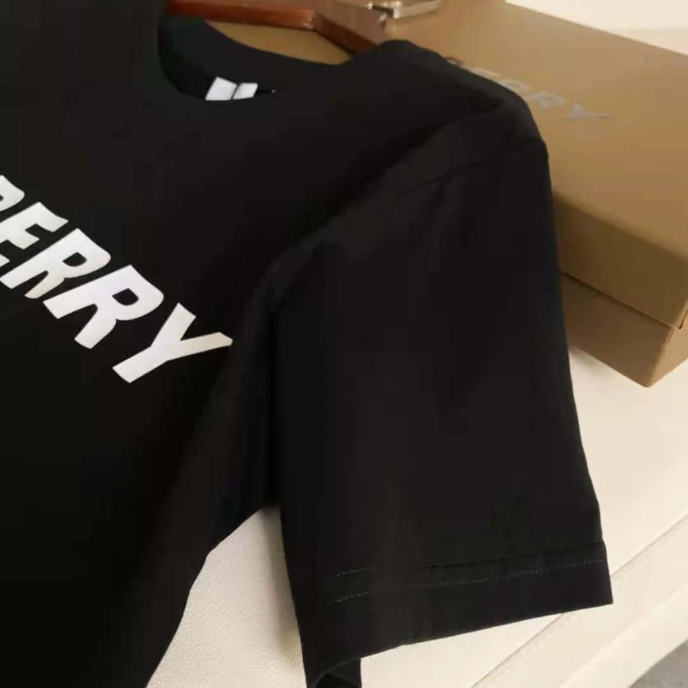 Burberry Logo Print Cotton T-shirt for Men in Black