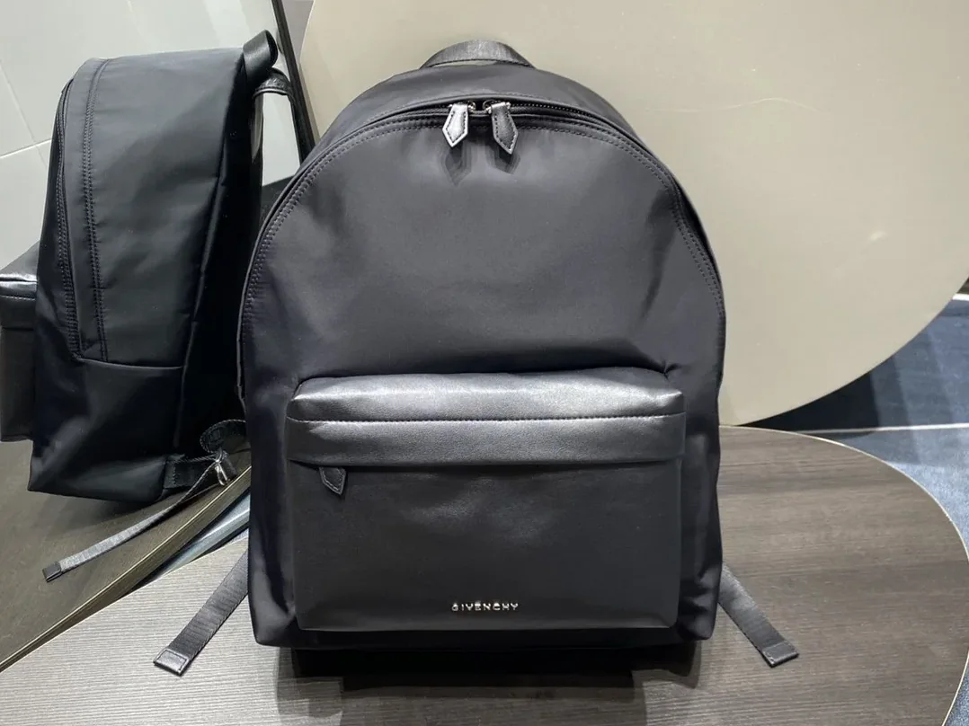 Givenchy Essentiel U Backpack Black , Backpacks in GVC