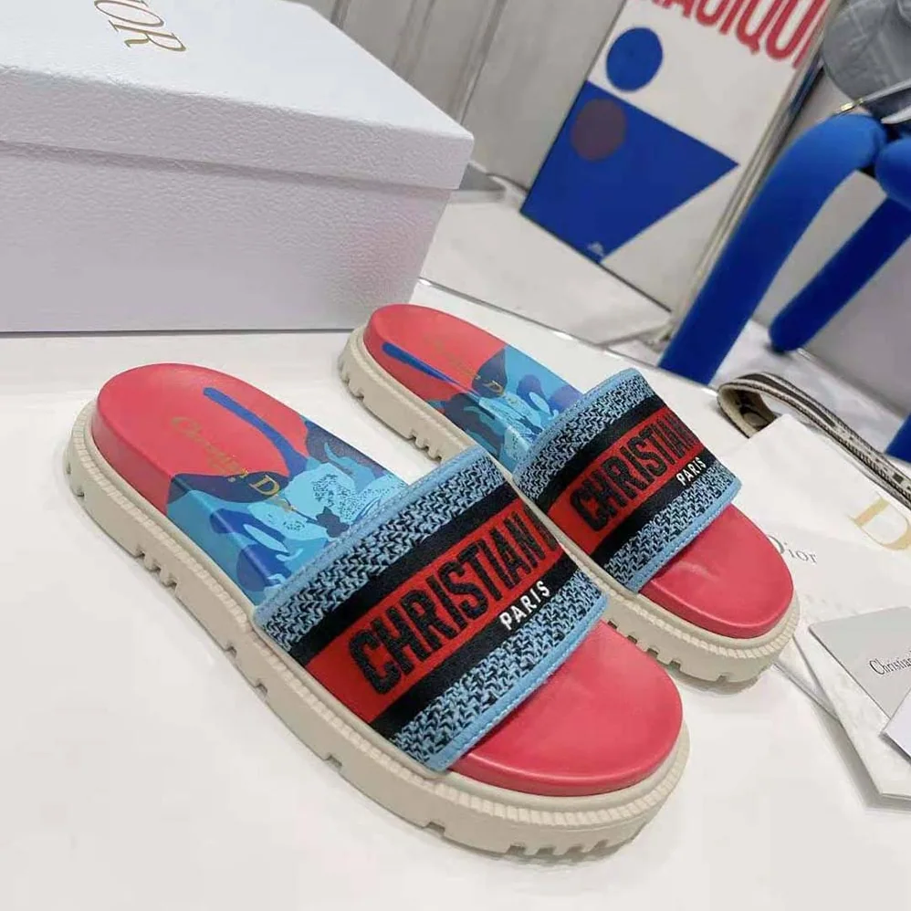 Dior Dway Slide Pink Multicolor D for Women in Flower Pop Cotton Embroidery Dior Dway Slide Pink Multicolor D for Women in Flower Pop Cotton Embroidery