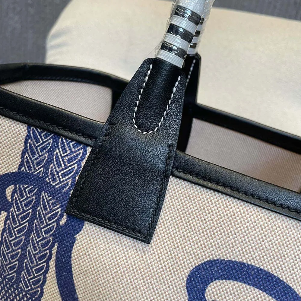 Hermes Steeple 25 Ecru Tote Bag for Unisex in Blue Hermes Steeple 25 Ecru Tote Bag for Unisex in Blue