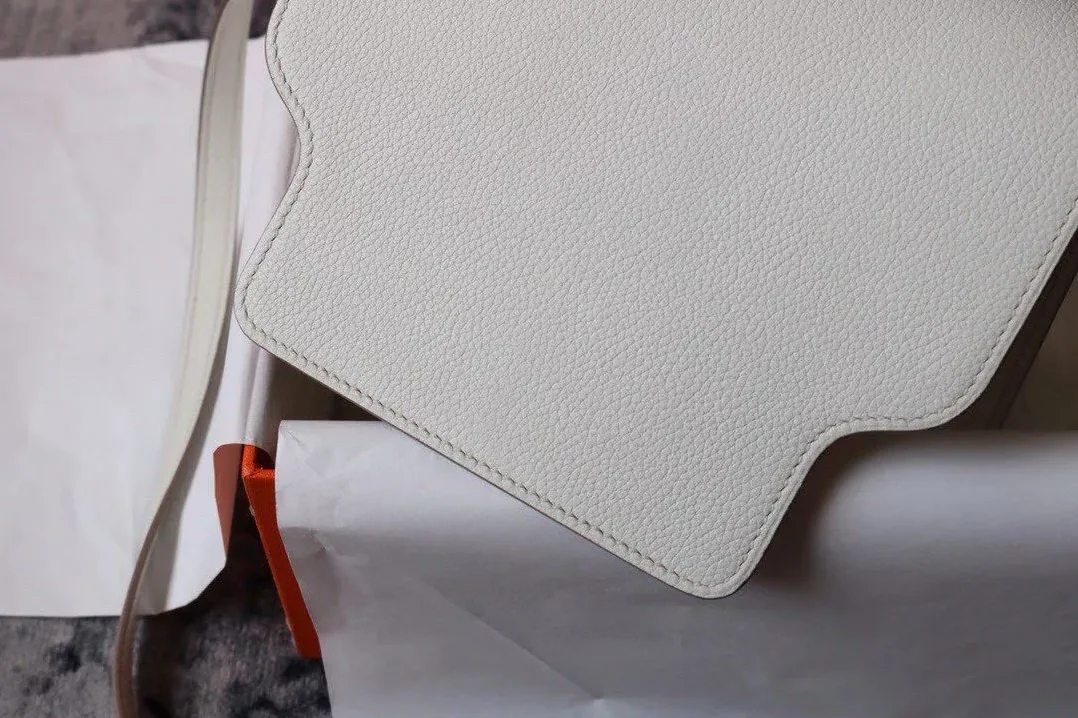 Hermes Evercolor Sac Roulis 23 White Hermes Evercolor Sac Roulis 23 White