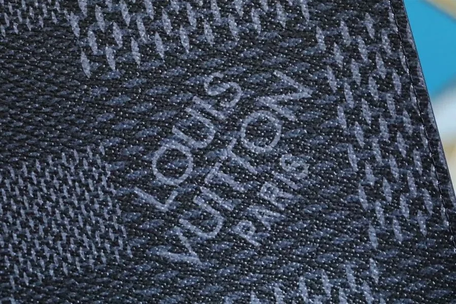 Louis Vuitton Pochette Voyage MM Pouch / Grey Damier Graphite 3D Canvas Silver Hardware Louis Vuitton Pochette Voyage MM Pouch / Grey Damier Graphite 3D Canvas Silver Hardware