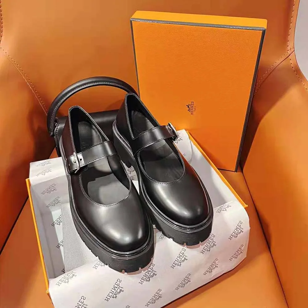 Hermes Hoxton Oxford Shoe for Women in Black Hermes Hoxton Oxford Shoe for Women in Black