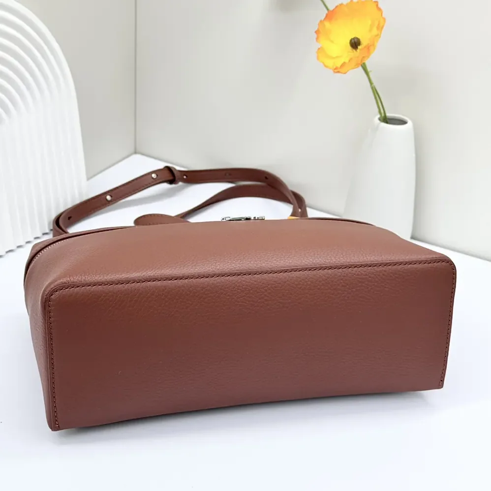Loro Piana Extra Pocket L27 for Women in Brown Loro Piana Extra Pocket L27 for Women in Brown
