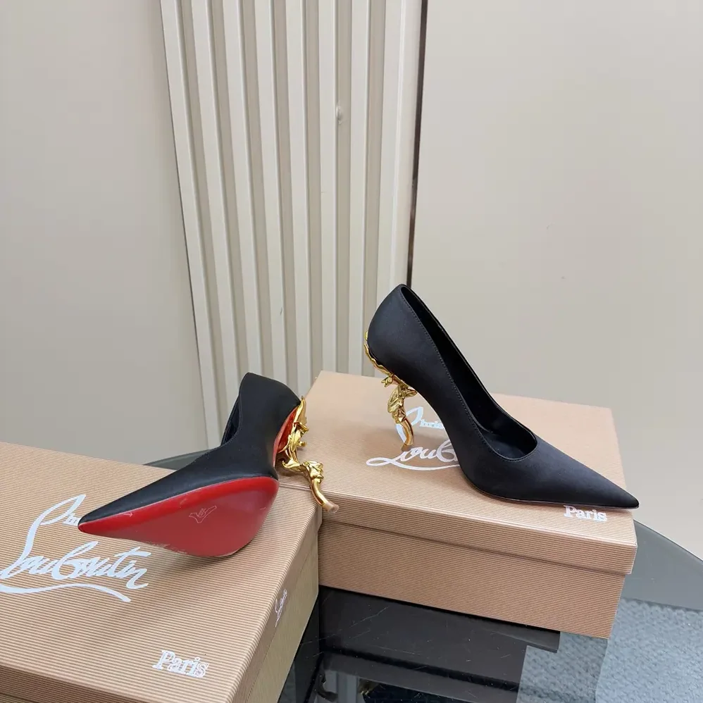 Christian Louboutin Belle Pump 100 mm Pumps Crepe Satin for Women in Black
