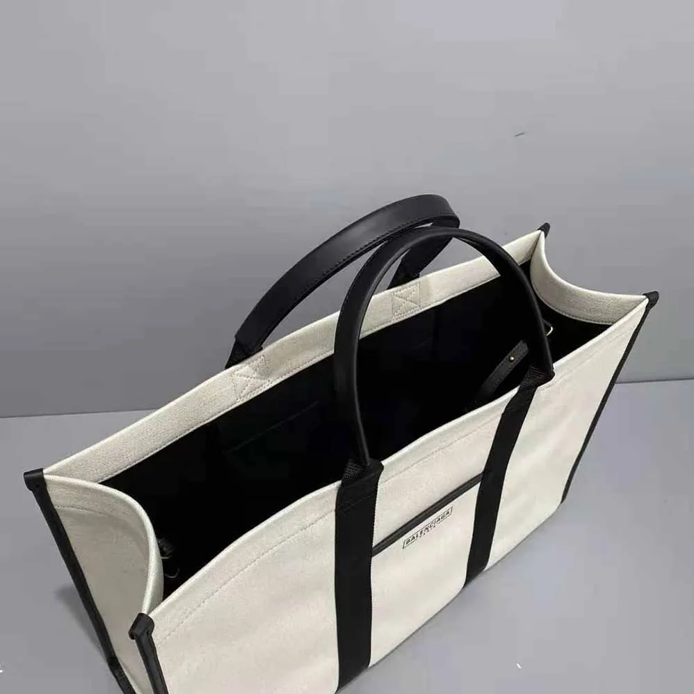 Balenciaga Hardware Large Tote Bag for Women in White Balenciaga Hardware Large Tote Bag for Women in White