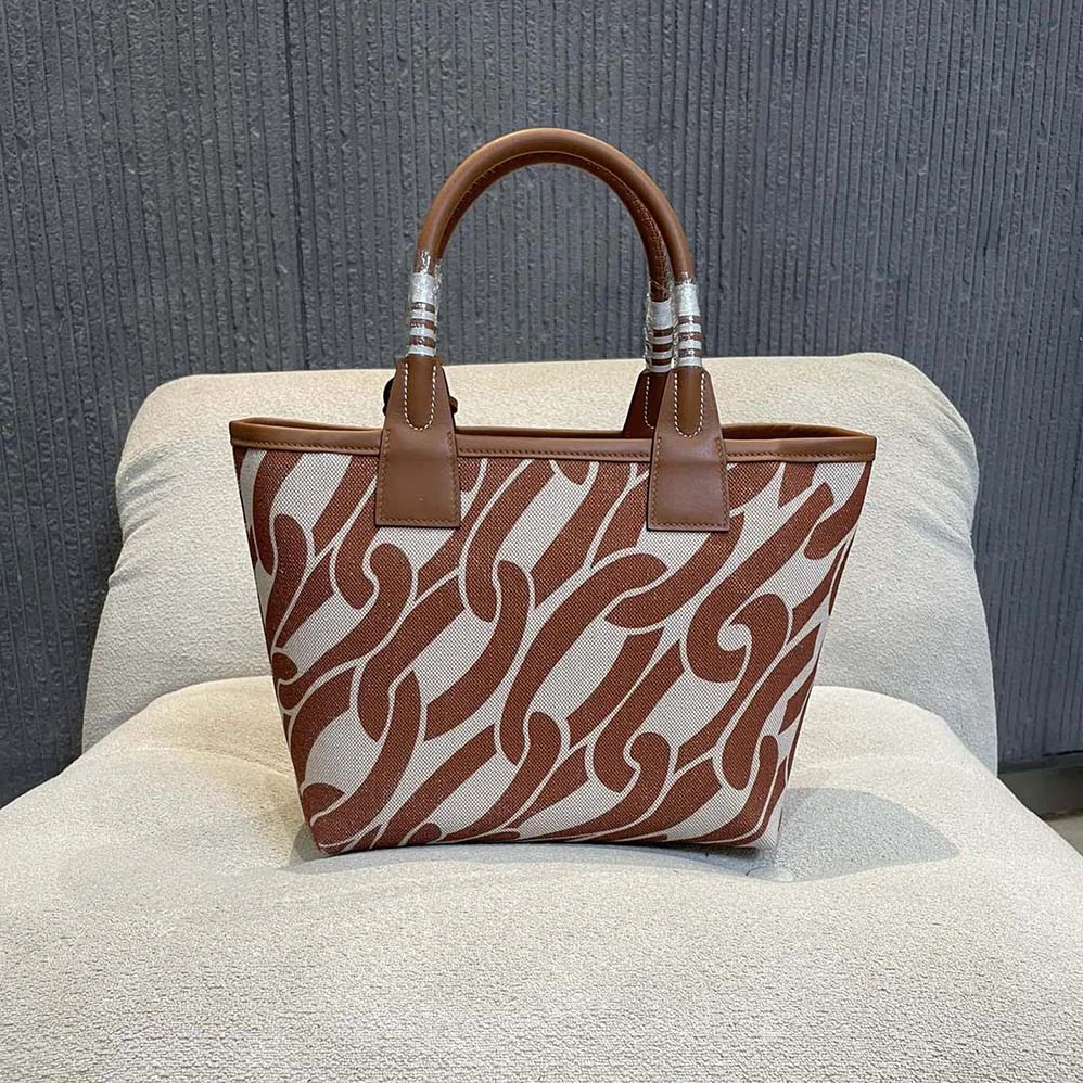 Hermes Steeple 28 Ecru Tote Bag for Unisex in Brown Hermes Steeple 28 Ecru Tote Bag for Unisex in Brown