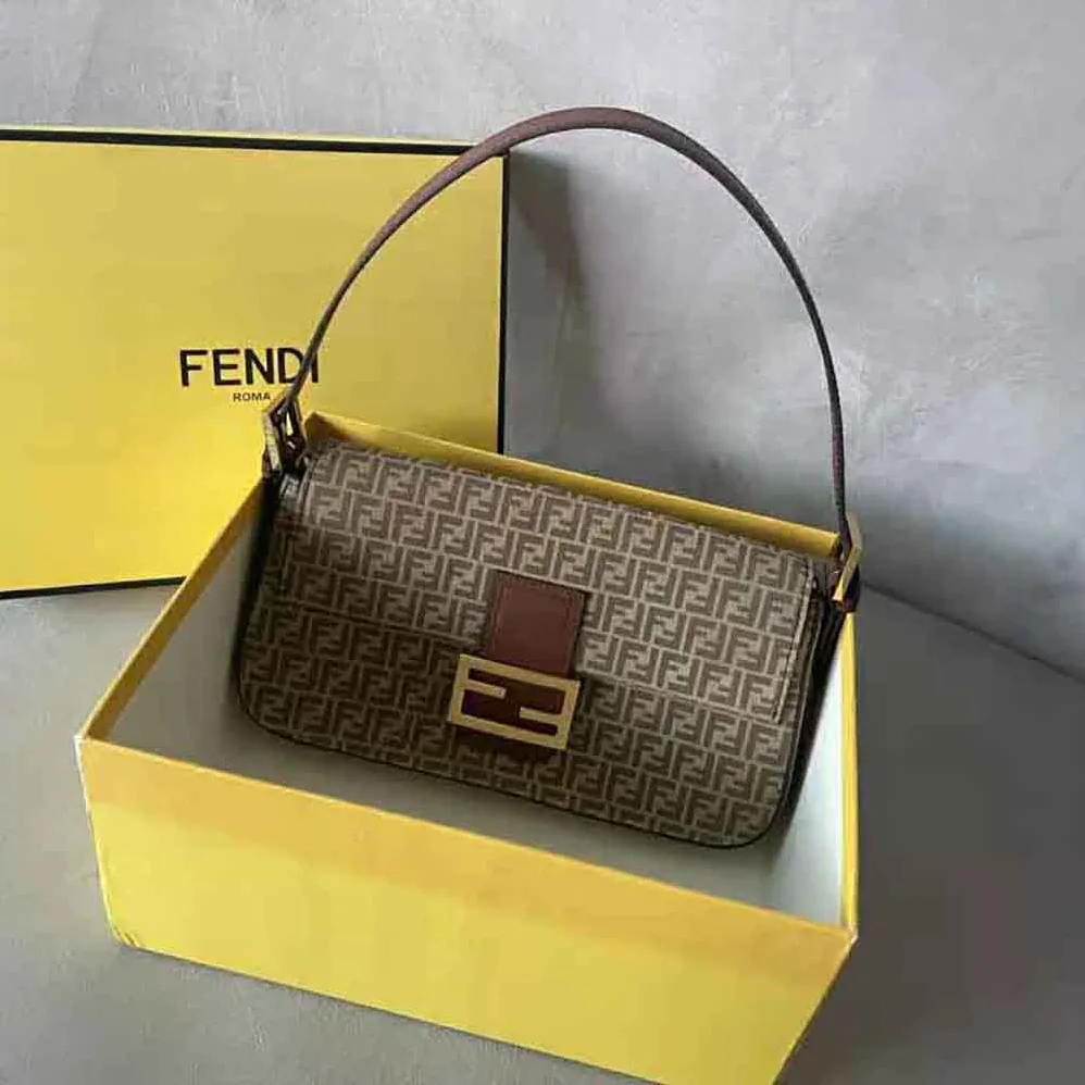 Fendi Baguette 1997 Beige Split Leather Bag for Women Fendi Baguette 1997 Beige Split Leather Bag for Women