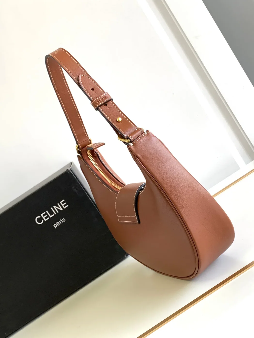 Celine Ava Triomphe Soft Bag Brown / .04LU Celine Ava Triomphe Soft Bag Brown / .04LU