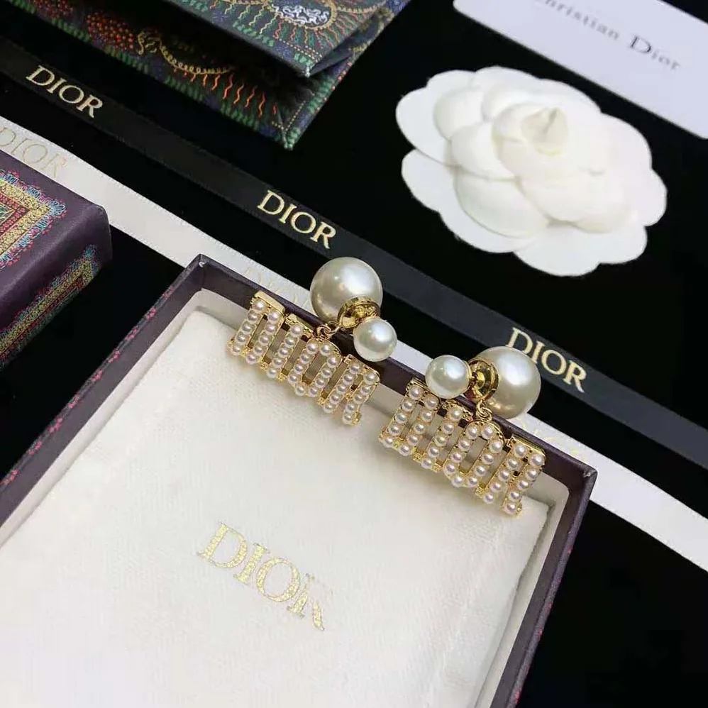 Dior Tribales Earrings Gold-Finish Metal and White Resin Pearls for Women Dior Tribales Earrings Gold-Finish Metal and White Resin Pearls for Women