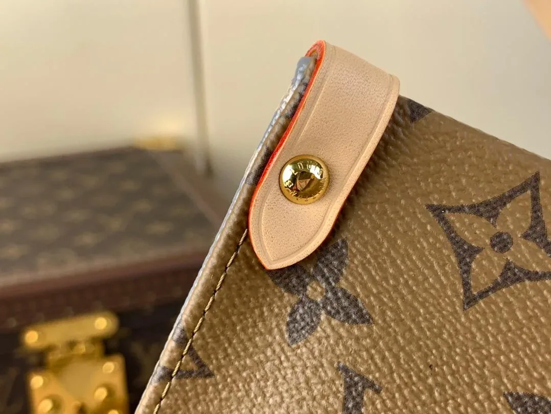 Louis Vuitton Onthego MM Tote Bag in Trianon Grey Gold Hardware