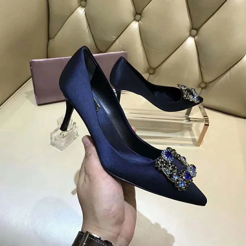 Roger Vivier Silk Flower Strass Pumps 65mm Heel for Women in Navy Roger Vivier Silk Flower Strass Pumps 65mm Heel for Women in Navy