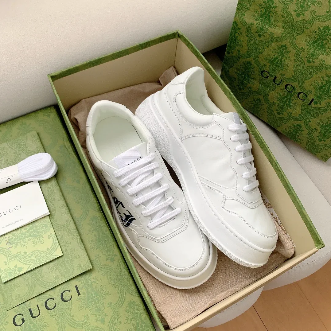 Gucci Sneaker White With Gucci Print 1XL10 Gucci Sneaker White With Gucci Print 1XL10