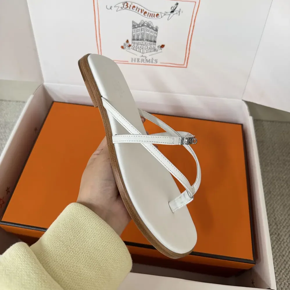 Hermes Miss Sandal in Calfskin for Women in White Hermes Miss Sandal in Calfskin for Women in White
