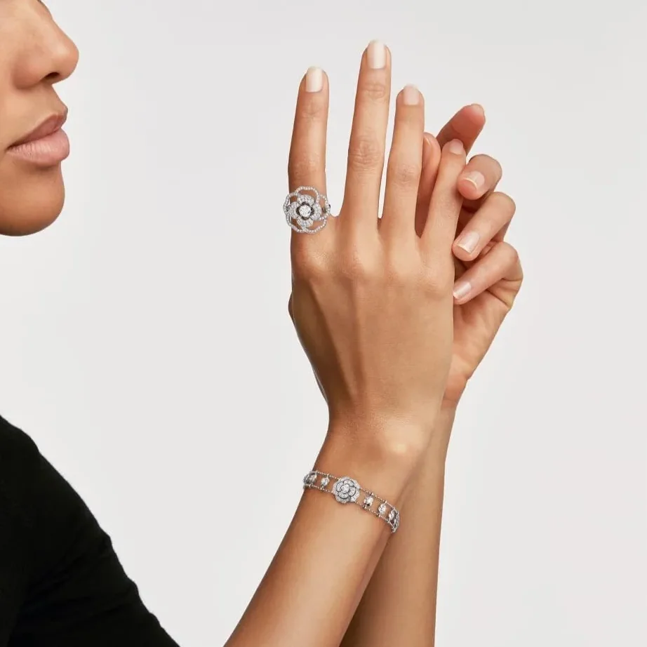 Chanel Camélia Bloom Ring White Gold Chanel Camélia Bloom Ring White Gold