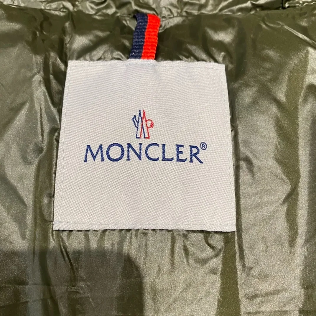 Moncler Boed Hooded Shearling-Trimmed Short Down Jacket Dark Green Moncler Boed Hooded Shearling-Trimmed Short Down Jacket Dark Green