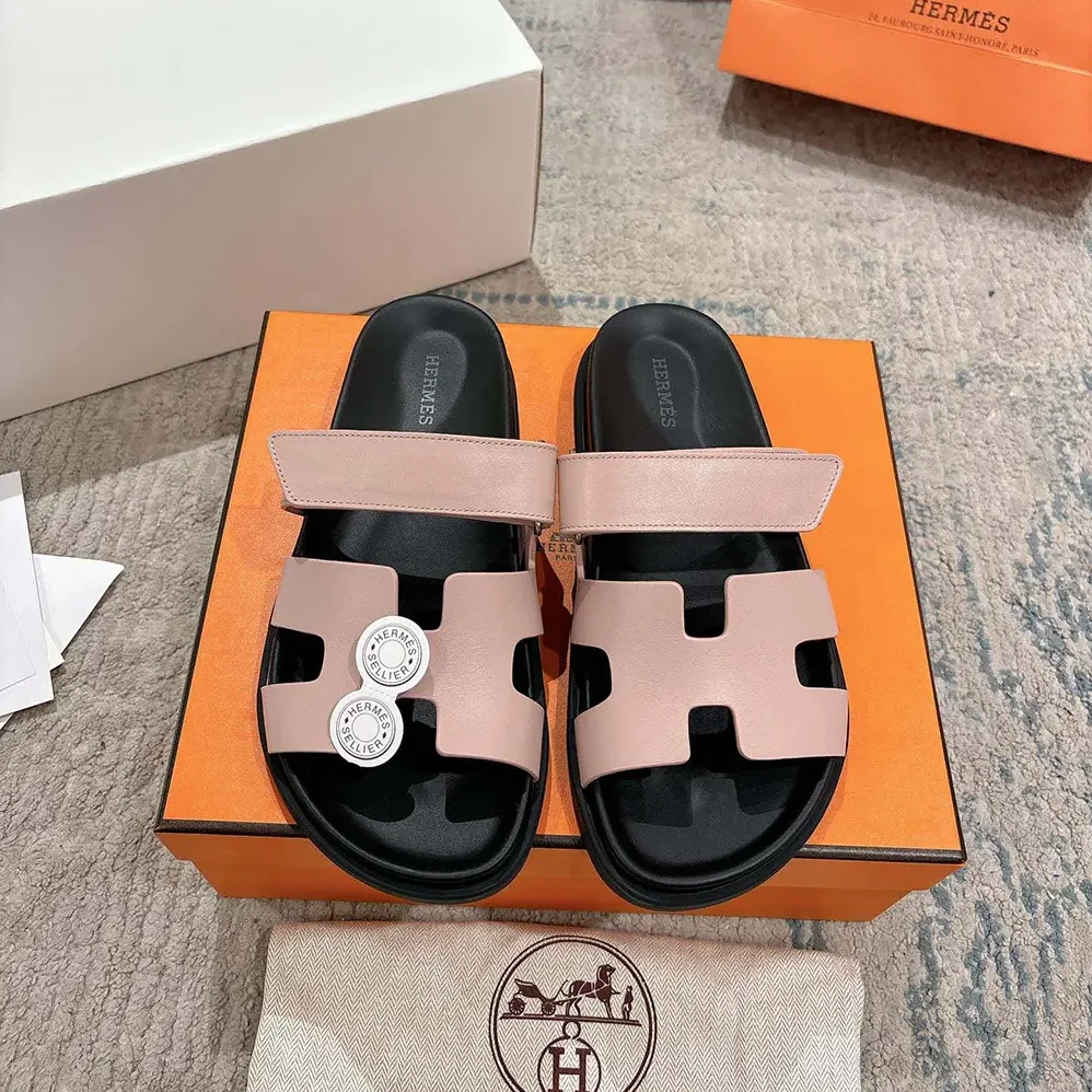 Hermes Chypre Sandal for Unisex in Pink Hermes Chypre Sandal for Unisex in Pink