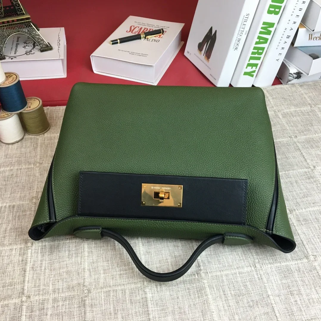 Hermes Clemence Swift Green Gold Toned Hardware Hermes Clemence Swift Green Gold Toned Hardware